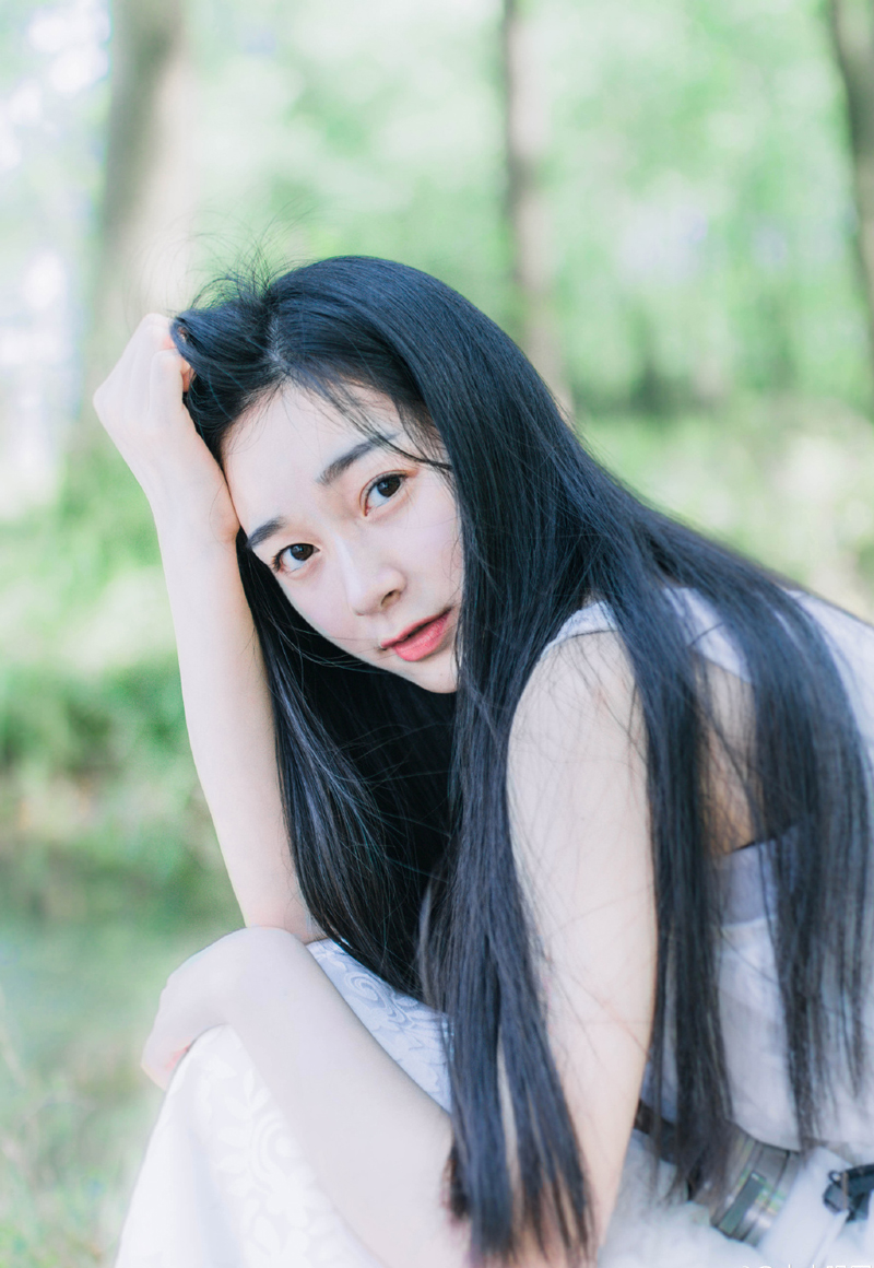 “为何不可？”刘璝抬起头，目光变得有些通红，便是张任，在对上刘璝那双眸子的时候，也不禁一窒，这个老实人发怒了，那种野兽般的眸子，让张任都有种不敢直视的感觉。